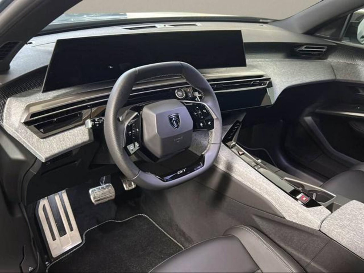 Peugeot 3008 1.2 hybrid GT Exclusive 145cv e-dcs6 (20)