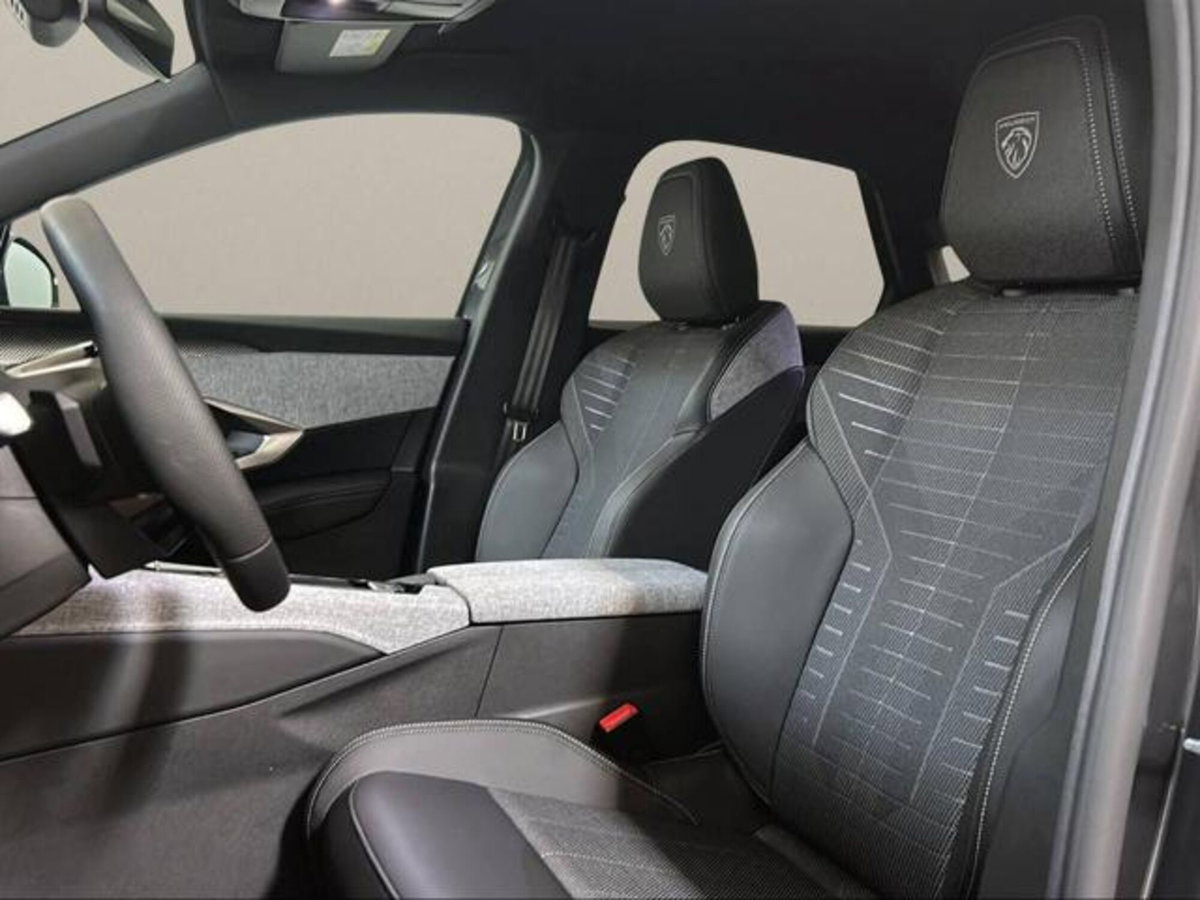 Peugeot 3008 1.2 hybrid GT 145cv e-dcs6 (10)