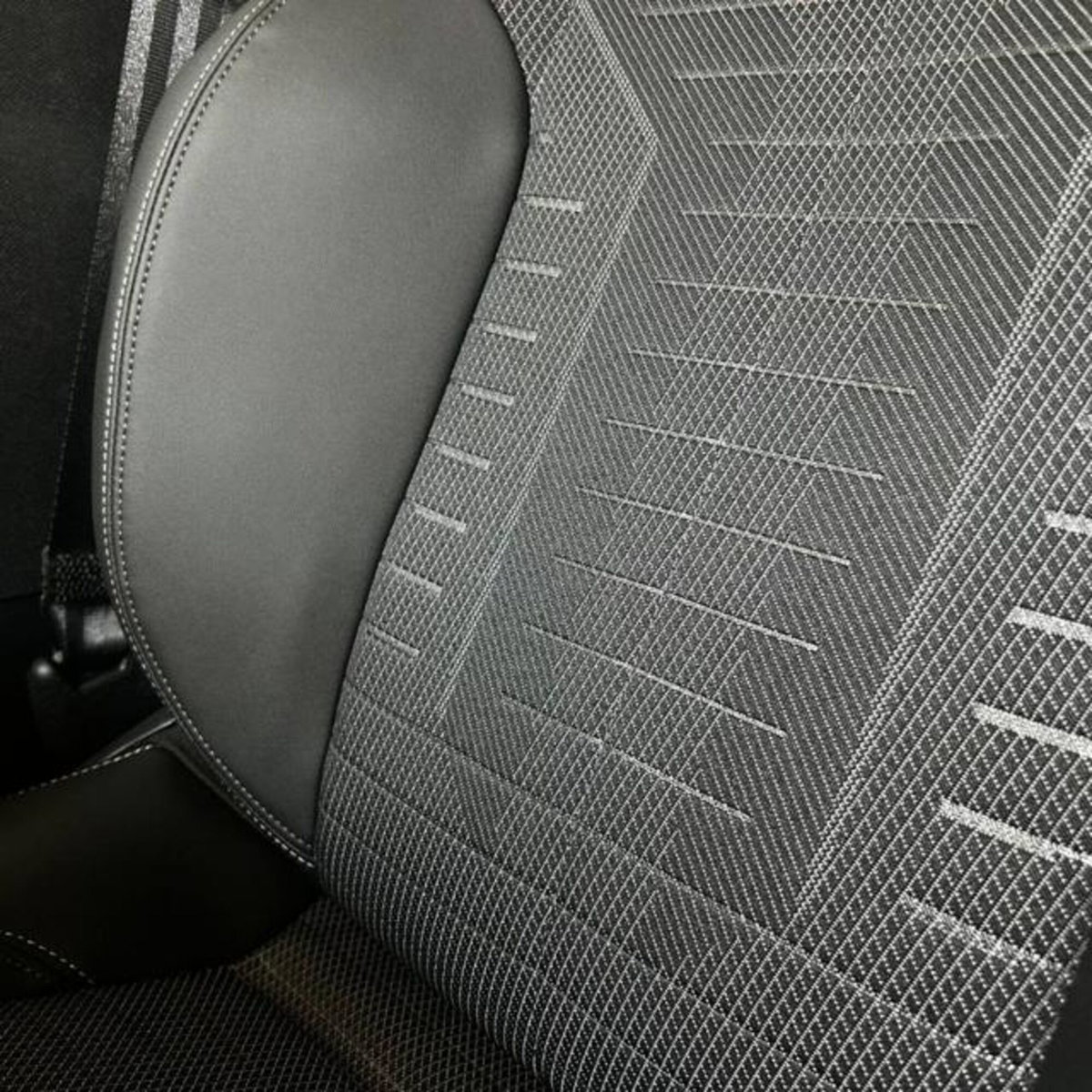Peugeot 3008 1.2 hybrid GT 145cv e-dcs6 (11)