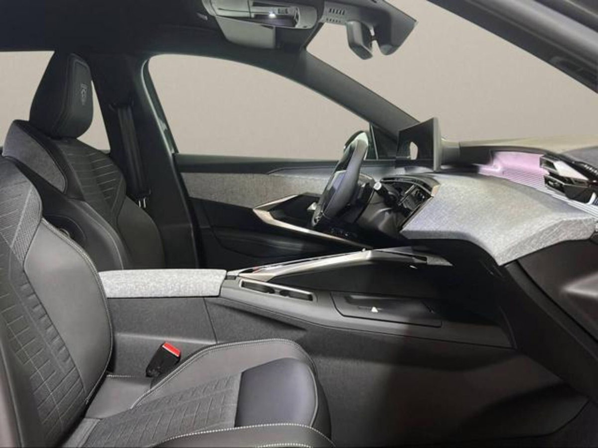 Peugeot 3008 1.2 hybrid GT 145cv e-dcs6 (13)