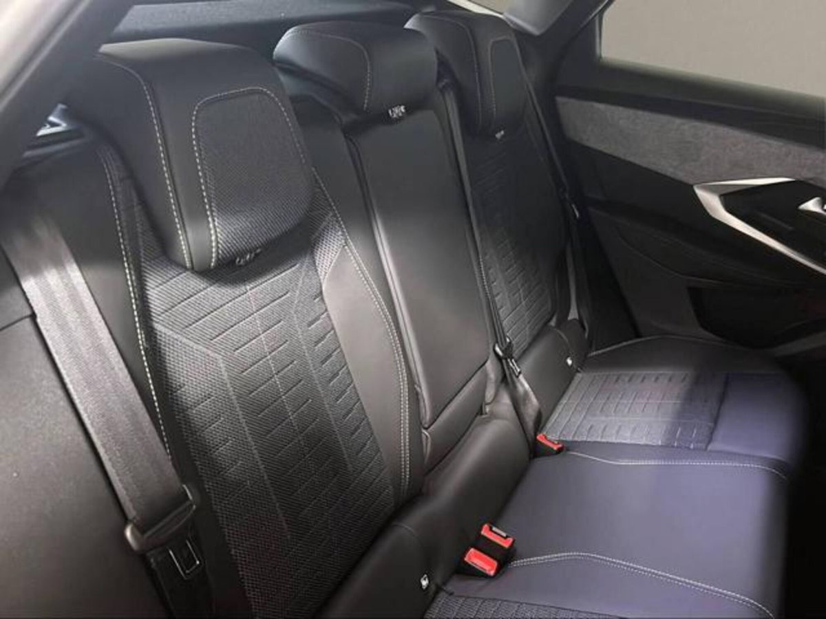 Peugeot 3008 1.2 hybrid GT 145cv e-dcs6 (14)