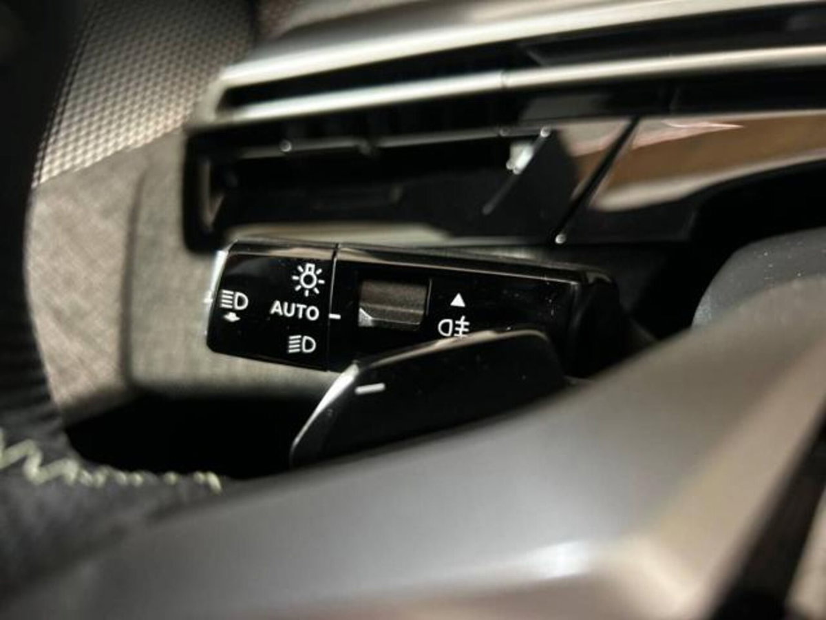 Peugeot 3008 1.2 hybrid GT 145cv e-dcs6 (19)