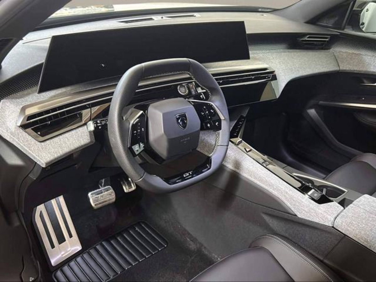 Peugeot 3008 1.2 hybrid GT 145cv e-dcs6 (20)