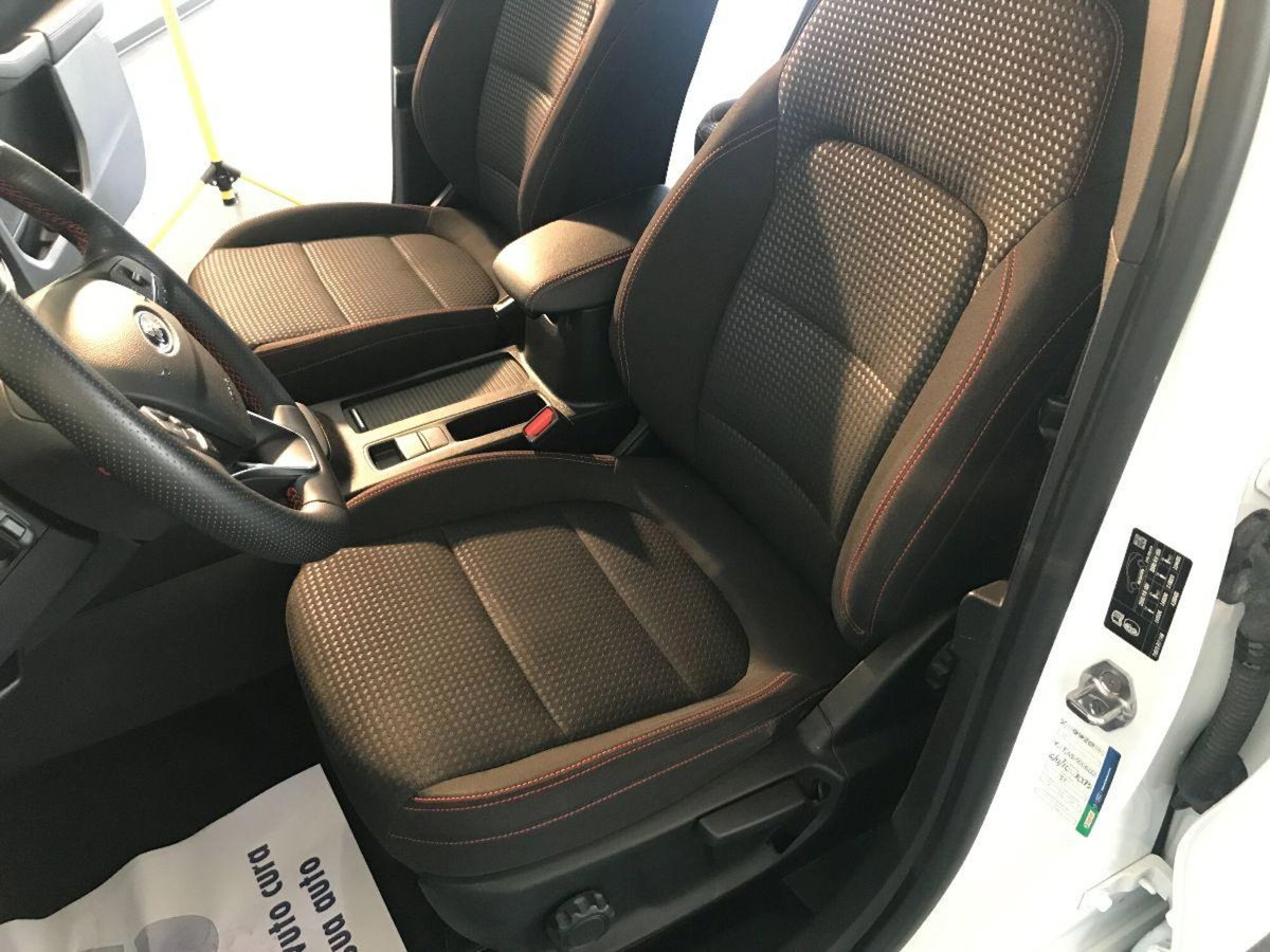 Ford Kuga 1.5 TDCI 120 CV S&S 2WD ST-Line (12)