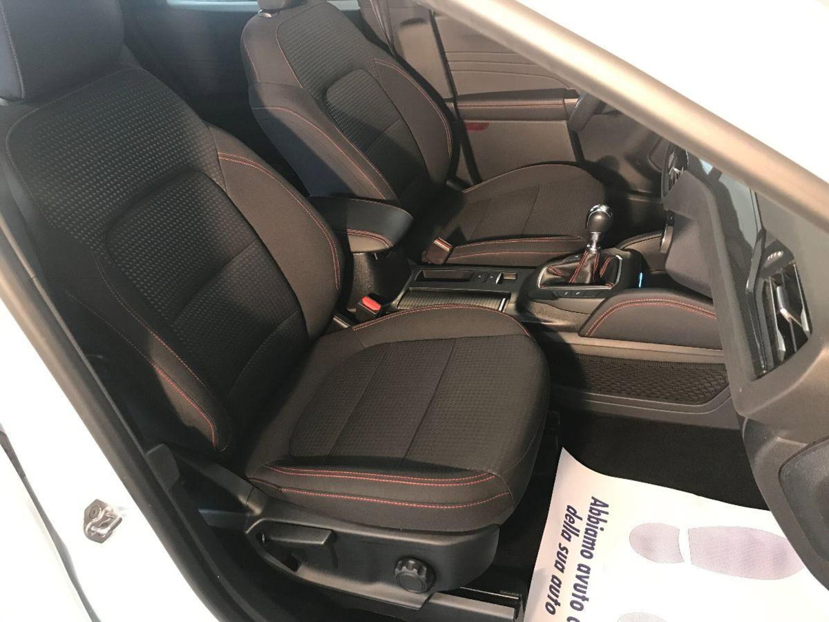 Ford Kuga 1.5 TDCI 120 CV S&S 2WD ST-Line (18)