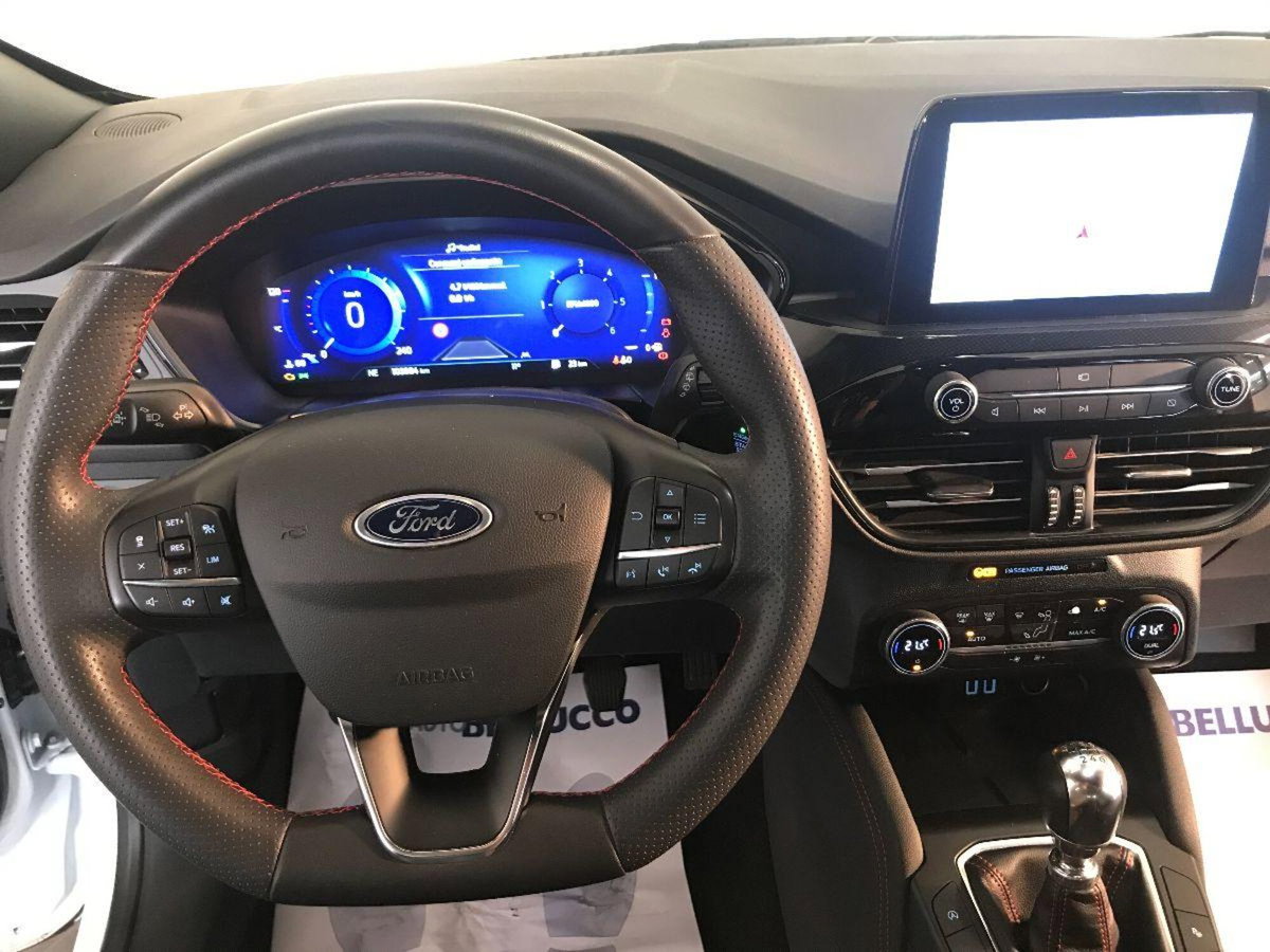 Ford Kuga 1.5 TDCI 120 CV S&S 2WD ST-Line (8)