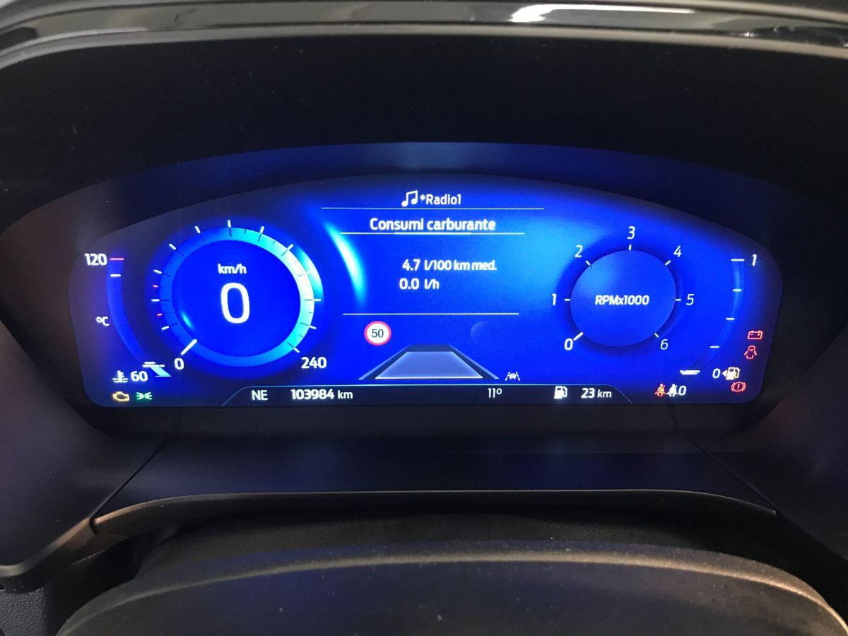 Ford Kuga 1.5 TDCI 120 CV S&S 2WD ST-Line (9)