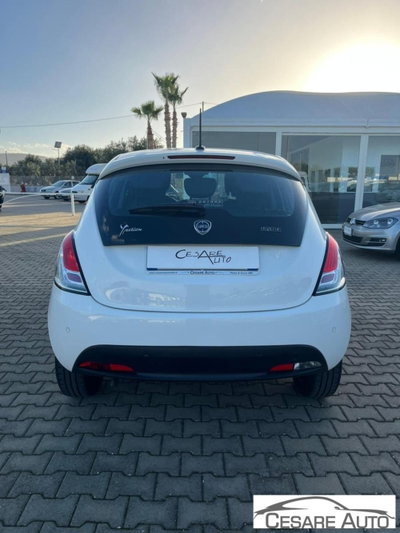 Lancia Ypsilon 1.0 FireFly 5 porte S&S Hybrid Ecochic Silver (3)
