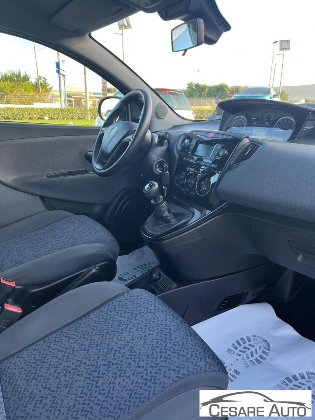 Lancia Ypsilon 1.0 FireFly 5 porte S&S Hybrid Ecochic Silver (7)
