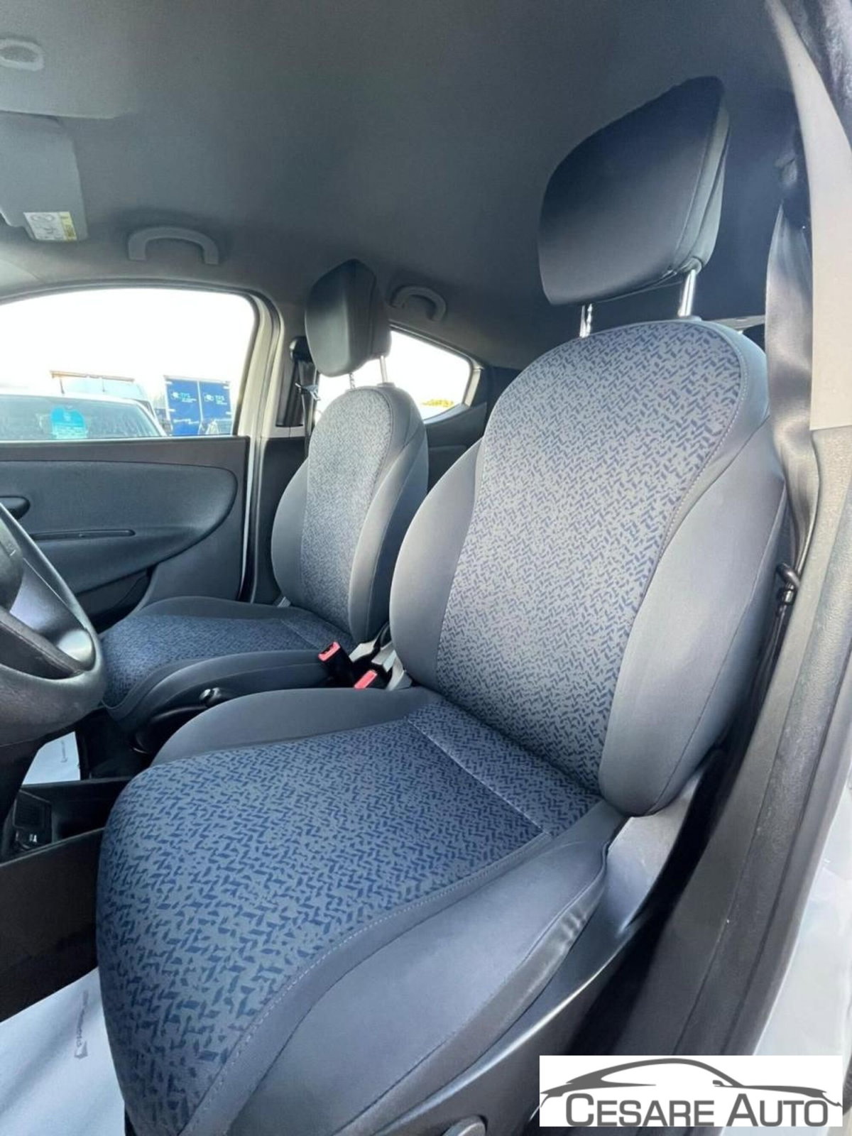 Lancia Ypsilon 1.0 FireFly 5 porte S&S Hybrid Ecochic Silver (8)
