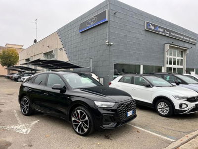 Audi Q5 Sportback 40 2.0 tdi mhev 12V Identity Black quattro s-tronic usata
