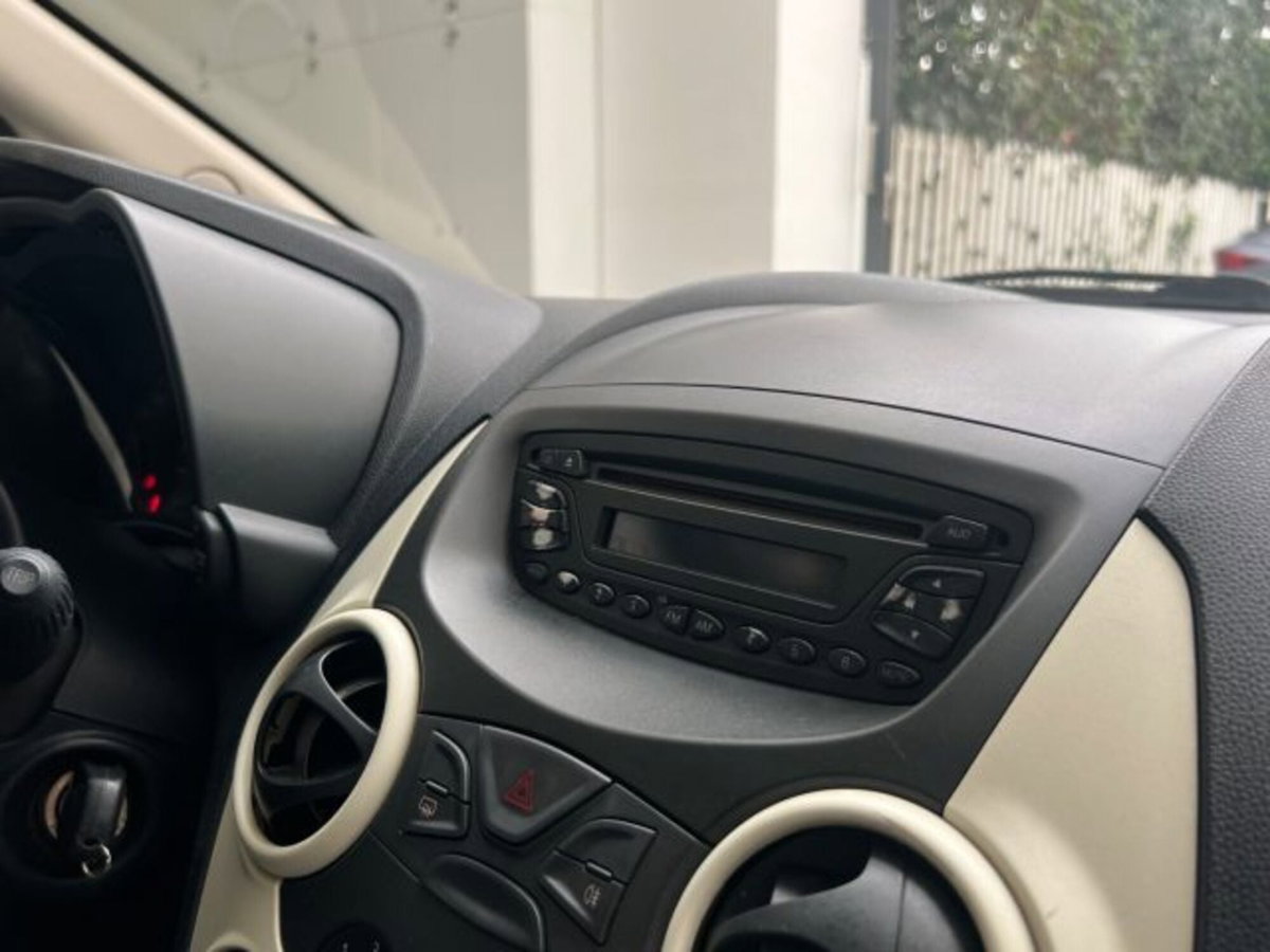 Ford Ka 1.3 TDCi 75CV cDPF (11)