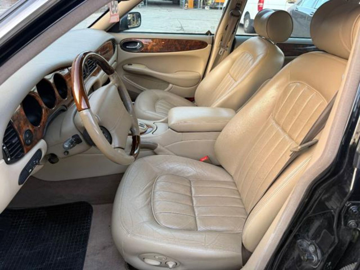 Jaguar XJ 3.2 cat Executive (11)