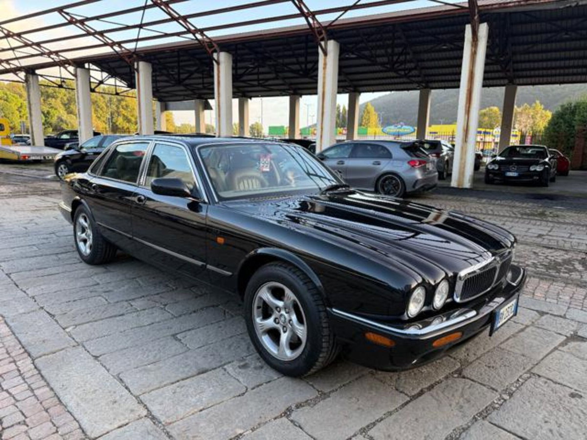 Jaguar XJ 3.2 cat Executive (2)