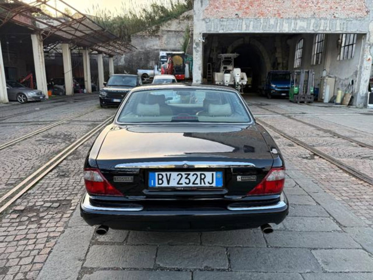 Jaguar XJ 3.2 cat Executive (6)