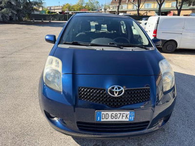 Toyota Yaris 1.0 5 porte Sol usata