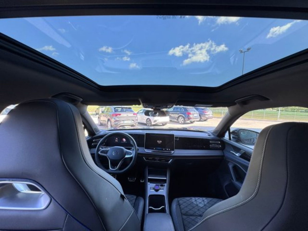 Volkswagen Tiguan 1.5 etsi R-Line 150cv dsg (11)
