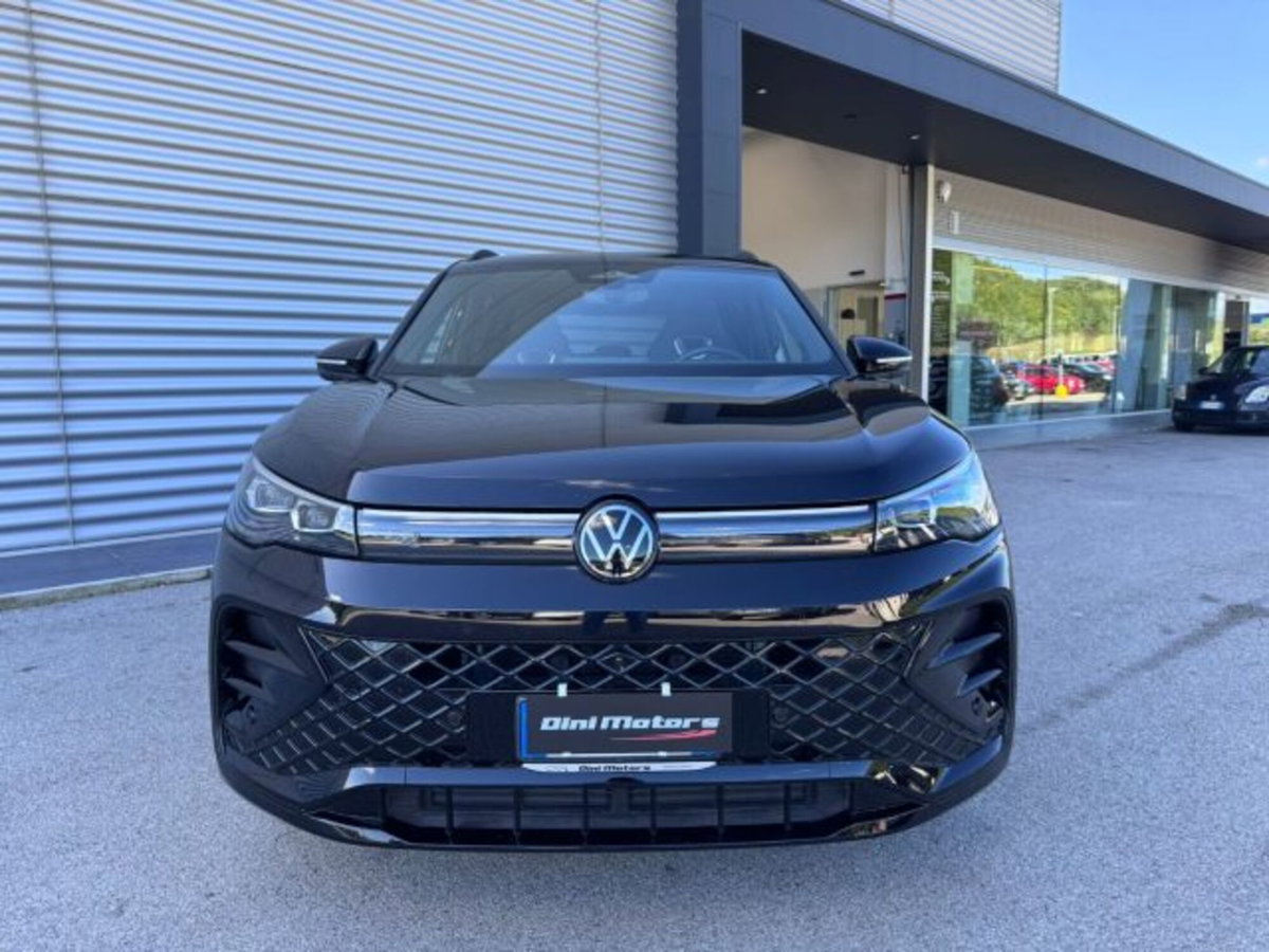 Volkswagen Tiguan 1.5 etsi R-Line 150cv dsg (2)