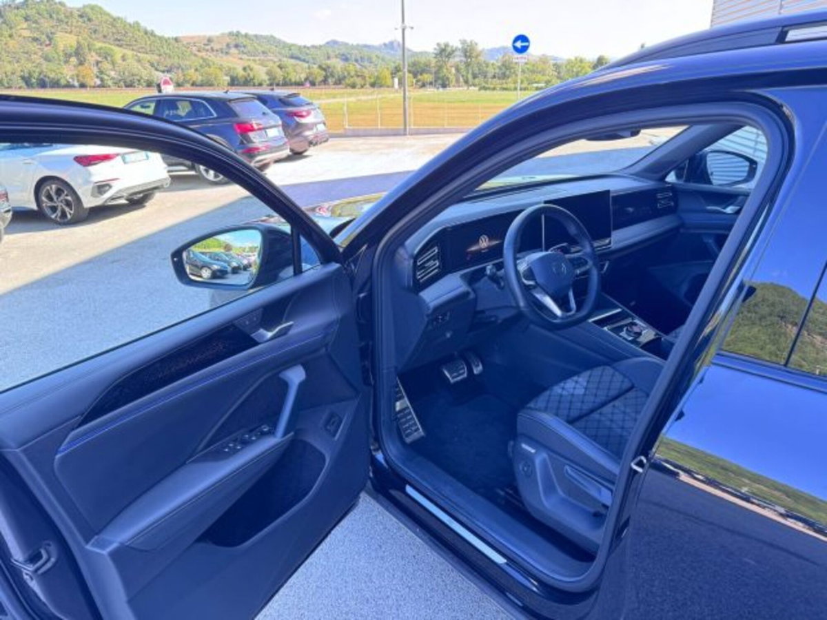 Volkswagen Tiguan 1.5 etsi R-Line 150cv dsg (20)