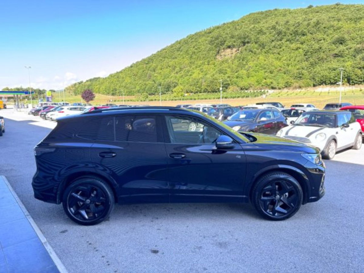 Volkswagen Tiguan 1.5 etsi R-Line 150cv dsg (4)