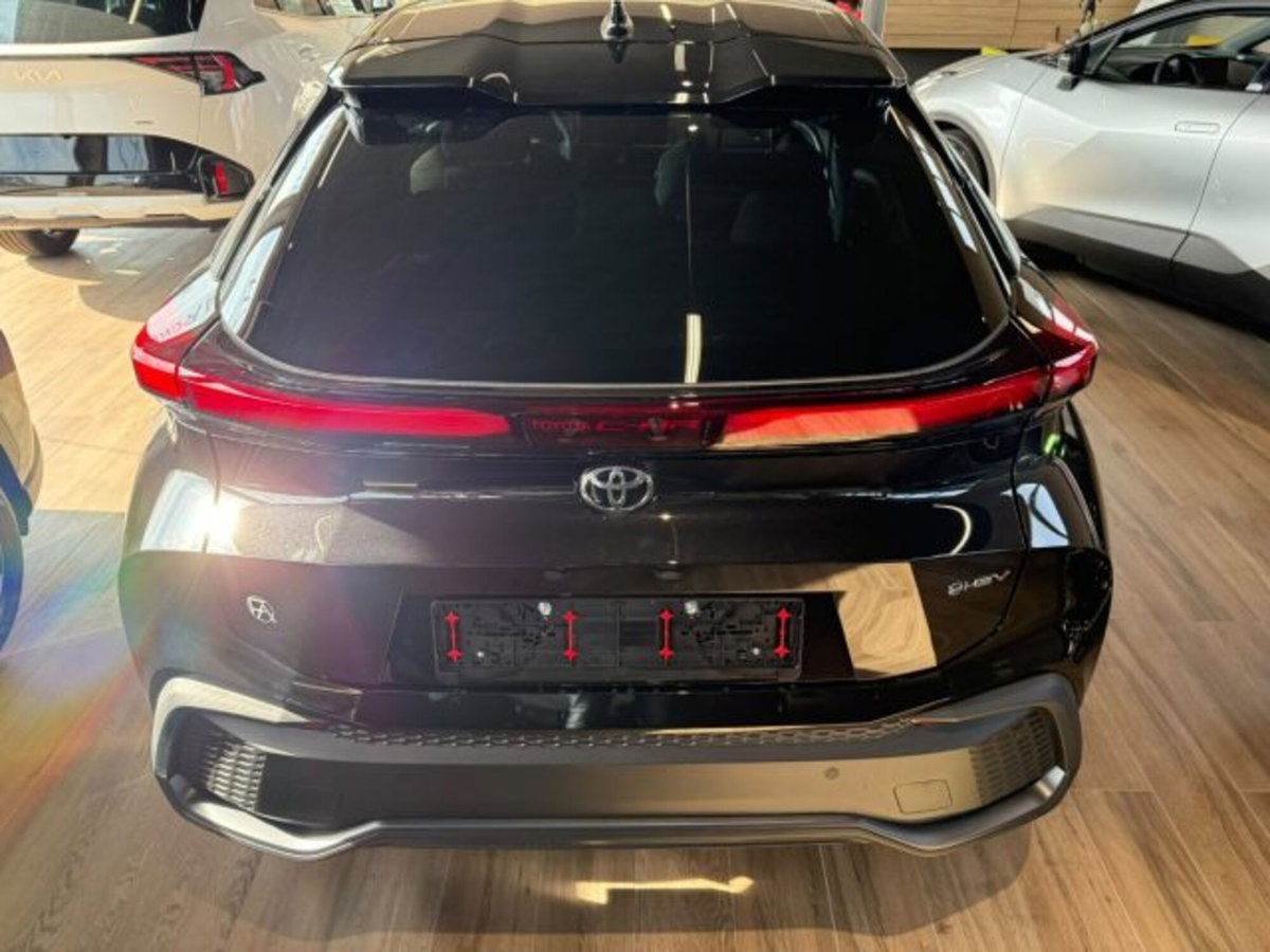 Toyota Toyota C-HR 2.0 phev Trend fwd e-cvt (6)
