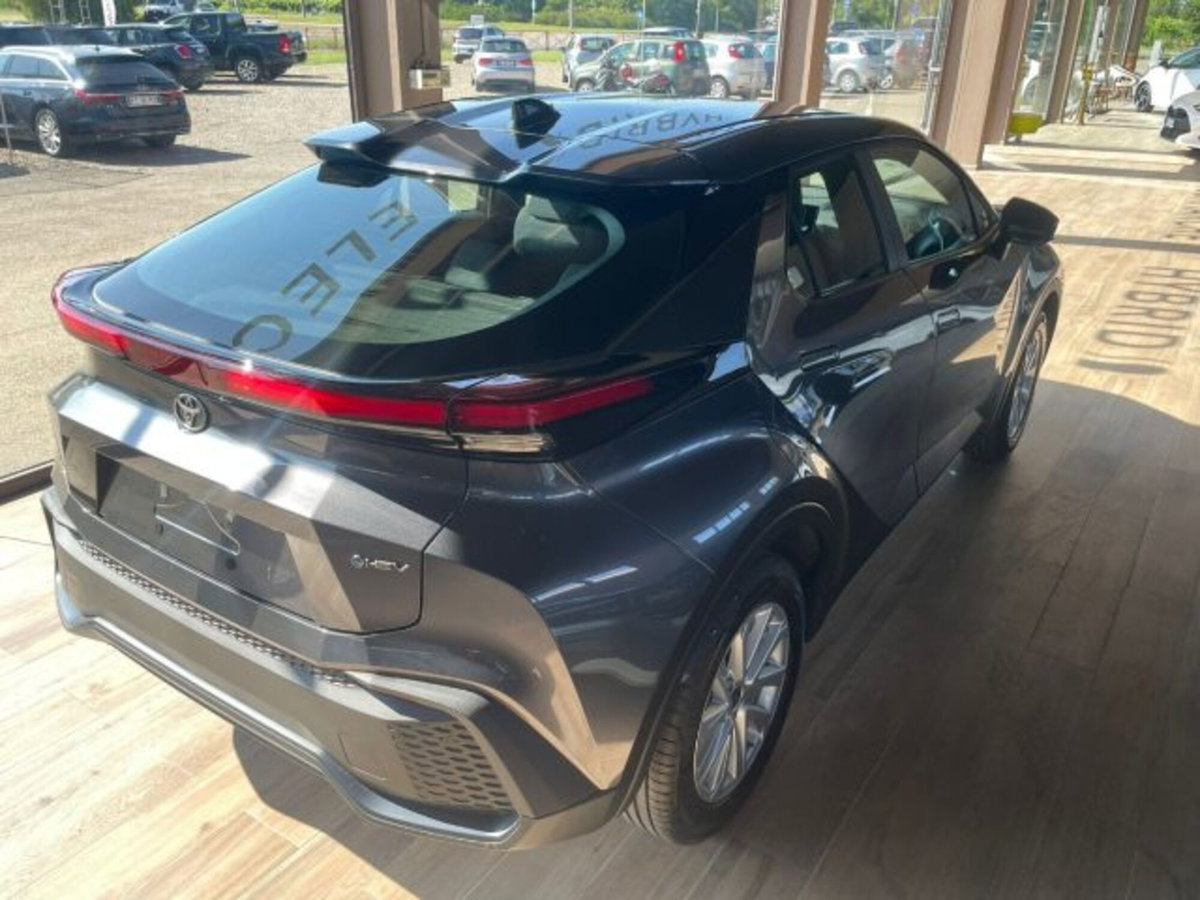 Toyota Toyota C-HR 2.0 phev Active fwd e-cvt (3)