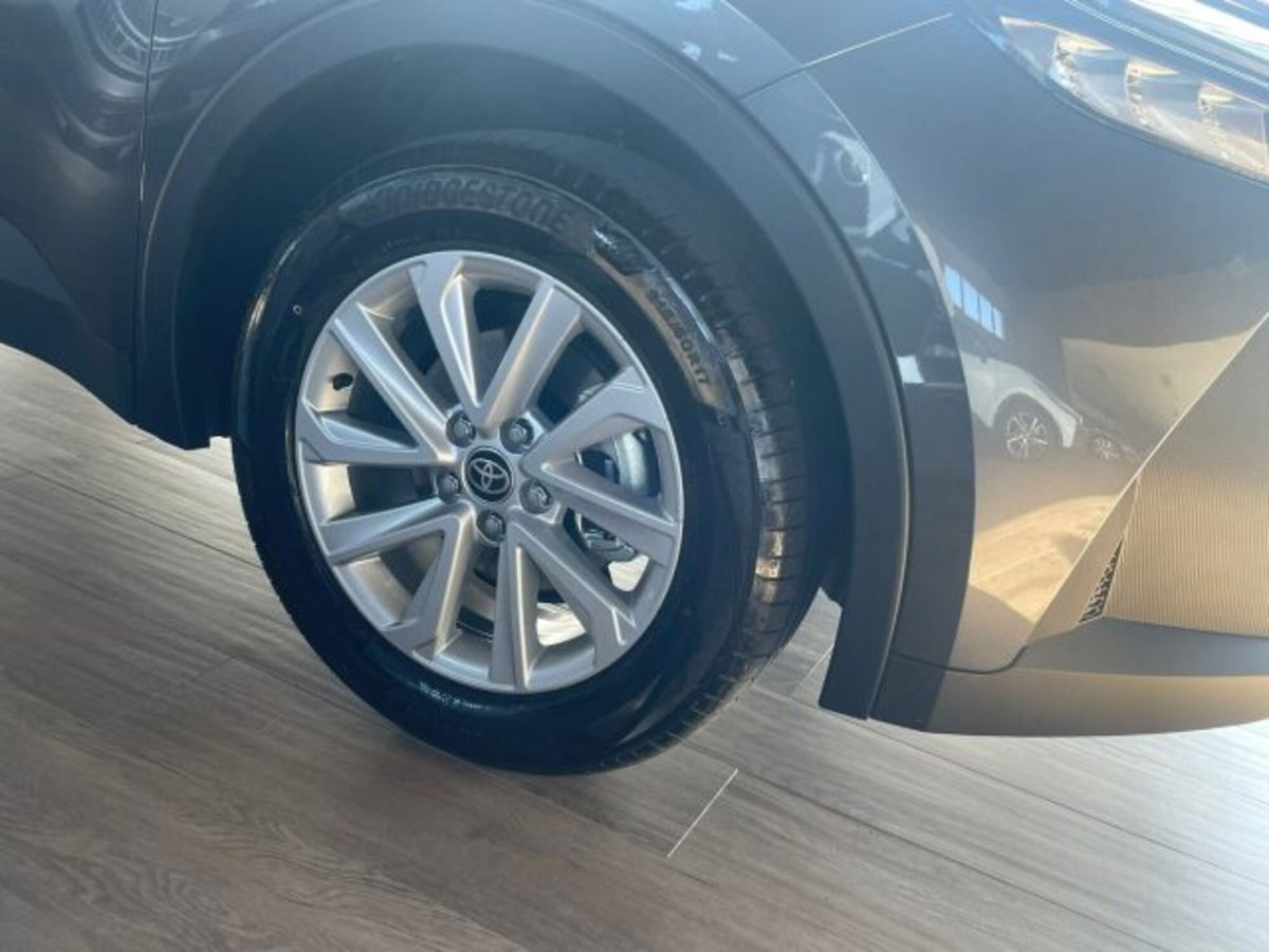 Toyota Toyota C-HR 2.0 phev Active fwd e-cvt (5)