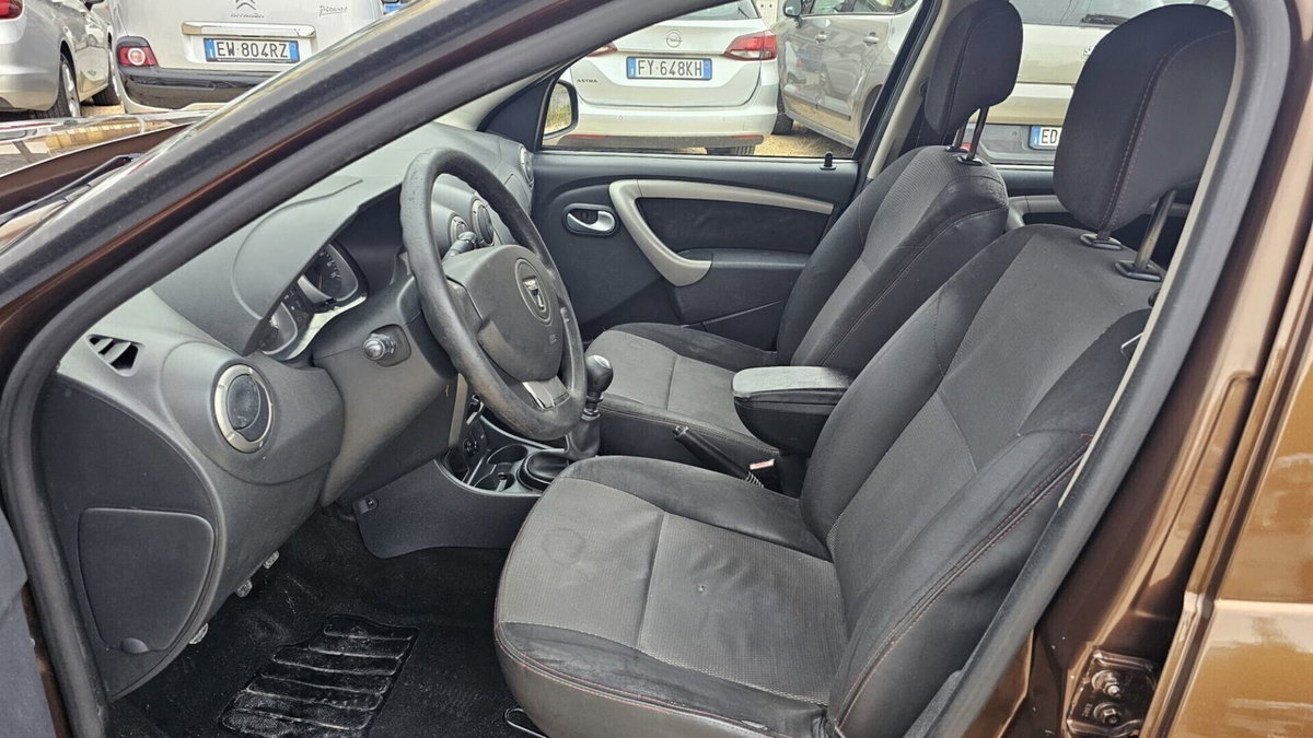 Dacia Duster 1.5 dCi 110CV 4x2 Lauréate N1 (10)