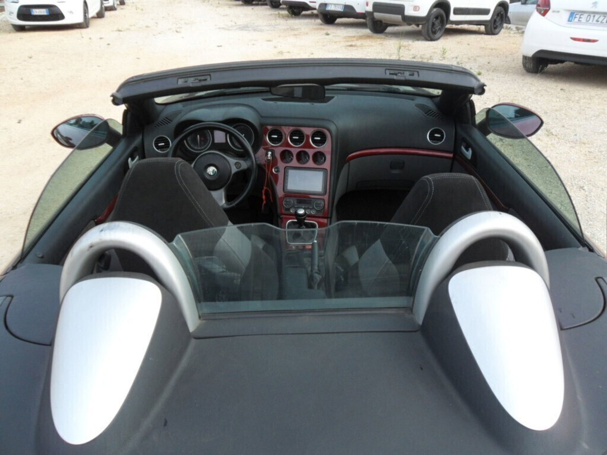 Alfa Romeo Spider 2.4 JTDm Exclusive (10)