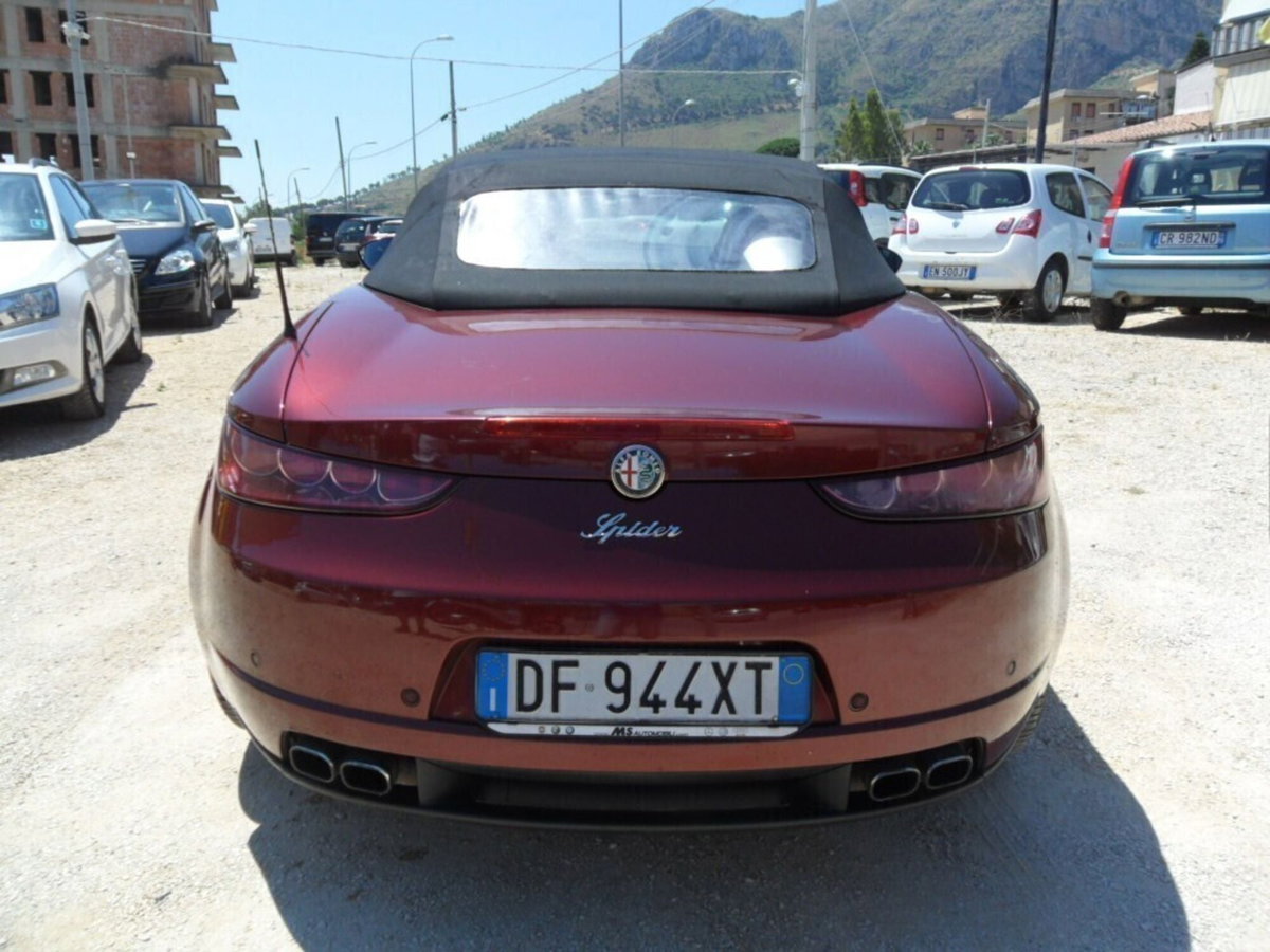 Alfa Romeo Spider 2.4 JTDm Exclusive (3)