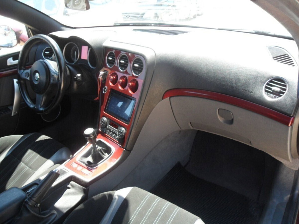 Alfa Romeo Spider 2.4 JTDm Exclusive (7)