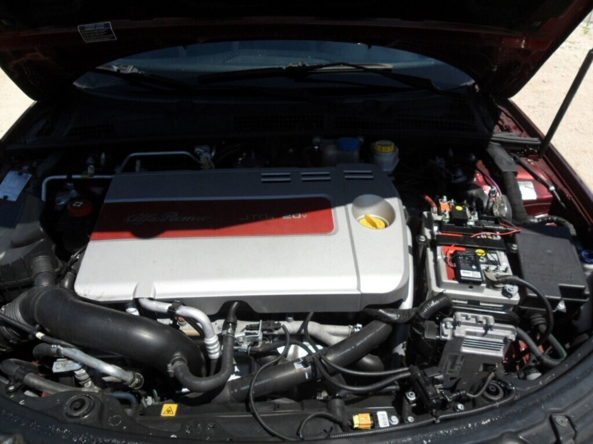 Alfa Romeo Spider 2.4 JTDm Exclusive (8)