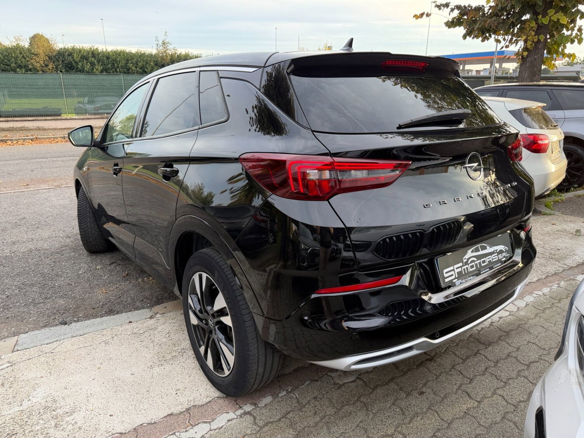 Opel Grandland 1.5 diesel Ecotec aut. Business Elegance (4)