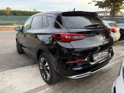 Opel Grandland 1.5 diesel Ecotec aut. Business Elegance (4)