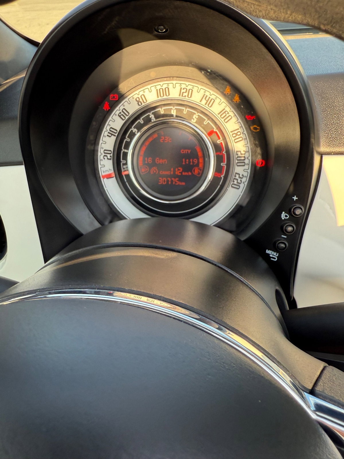 Fiat 500 1.0 Hybrid Club (6)