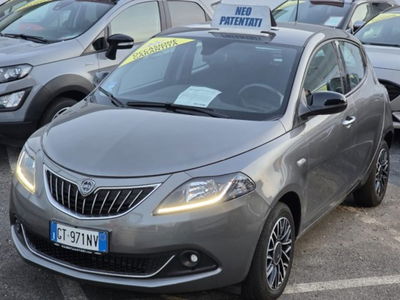 Lancia Ypsilon 1.0 FireFly 5 porte S&S Hybrid Gold Plus usata