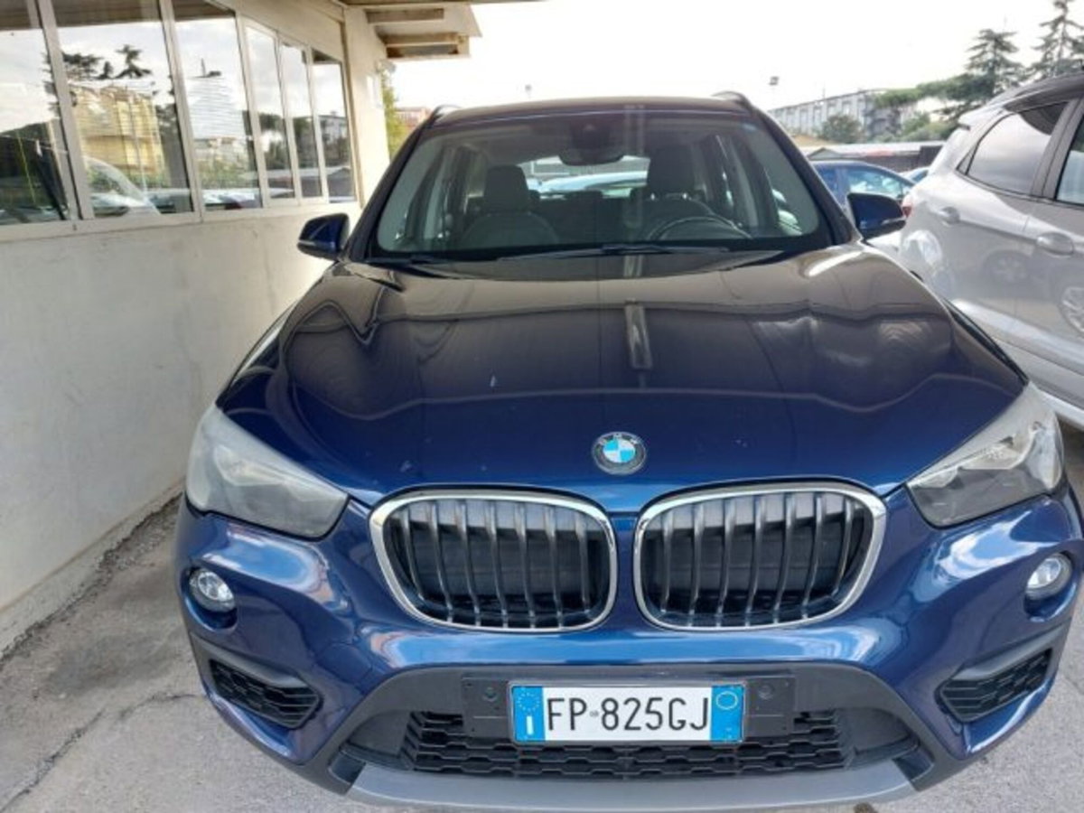 BMW X1 xDrive18d Sport (2)
