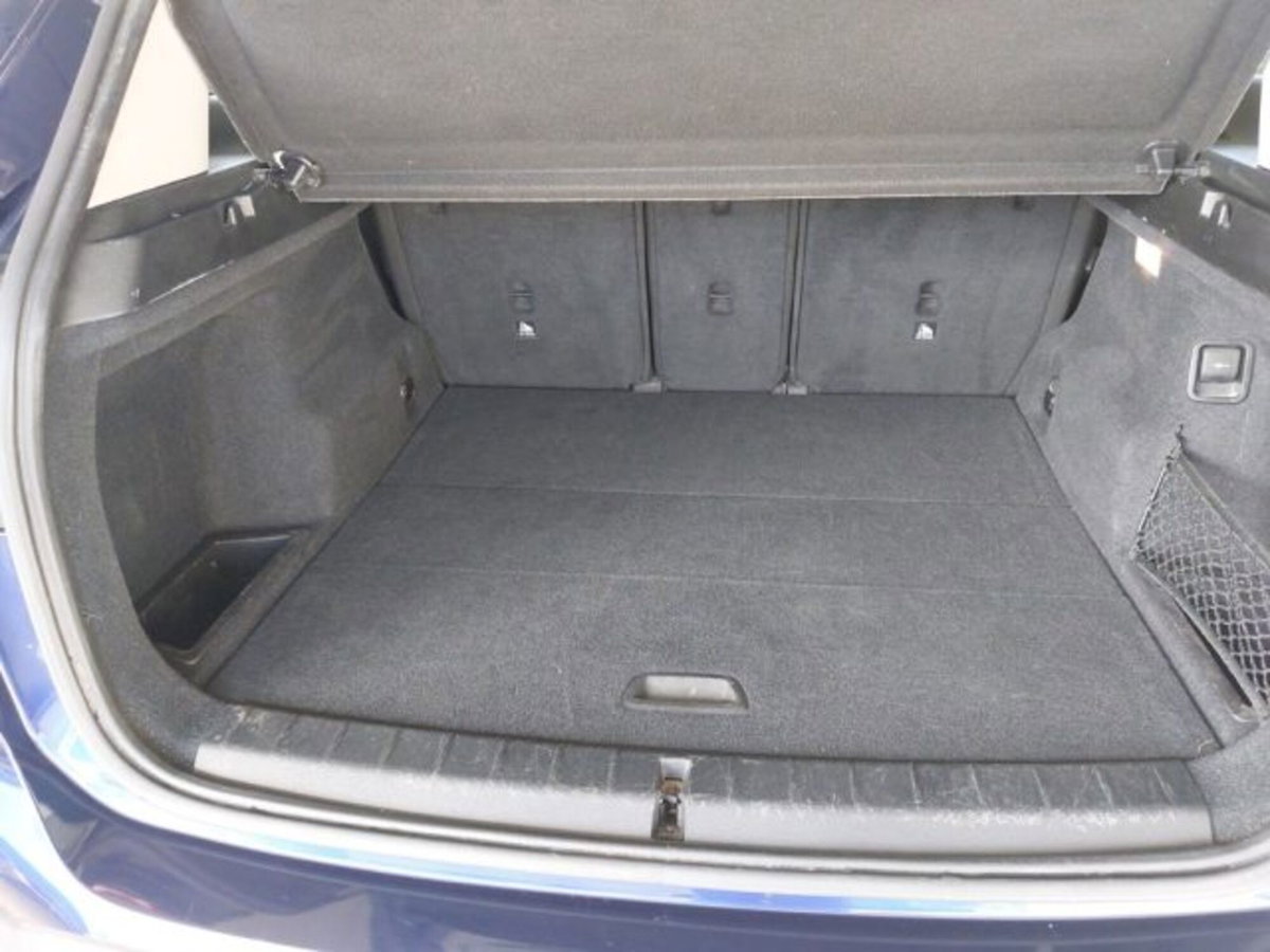 BMW X1 xDrive18d Sport (8)