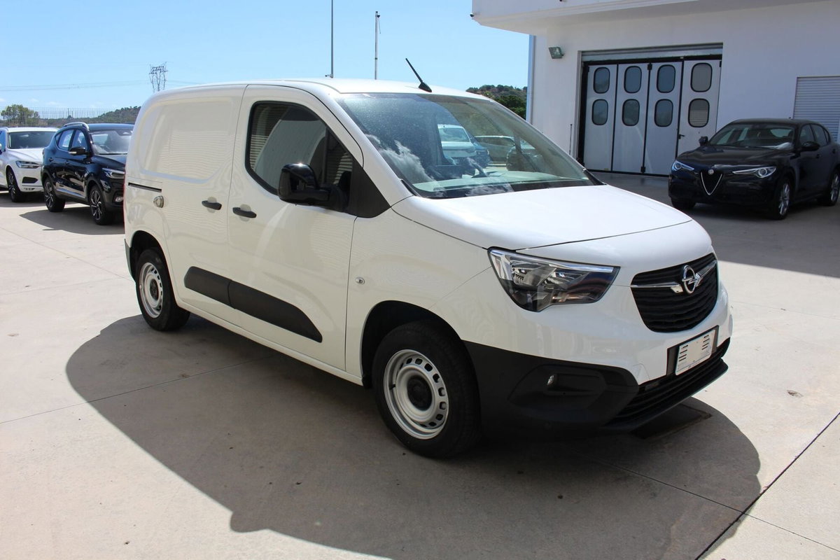 Opel Combo Furgone Cargo 1.5 Diesel 100CV S&S PL-DC 850kg (3)