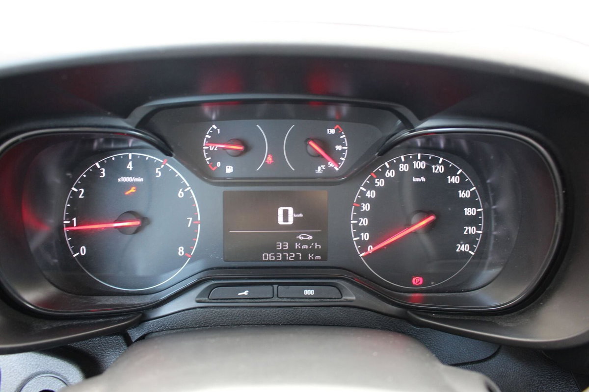 Opel Combo Furgone Cargo 1.5 Diesel 100CV S&S PL-DC 850kg (9)