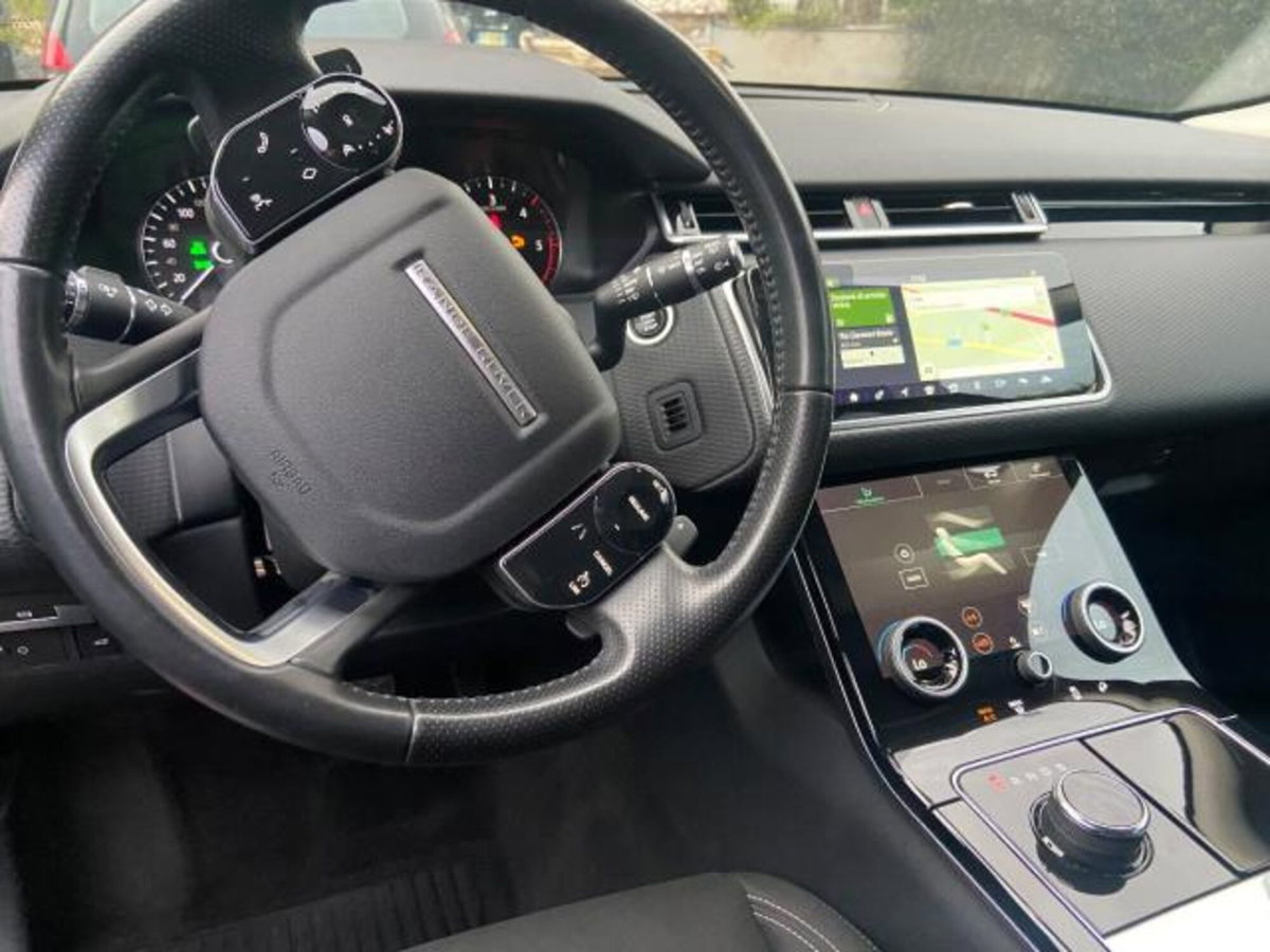 Land Rover Range Rover Velar 2.0D I4 180 CV R-Dynamic HSE (16)