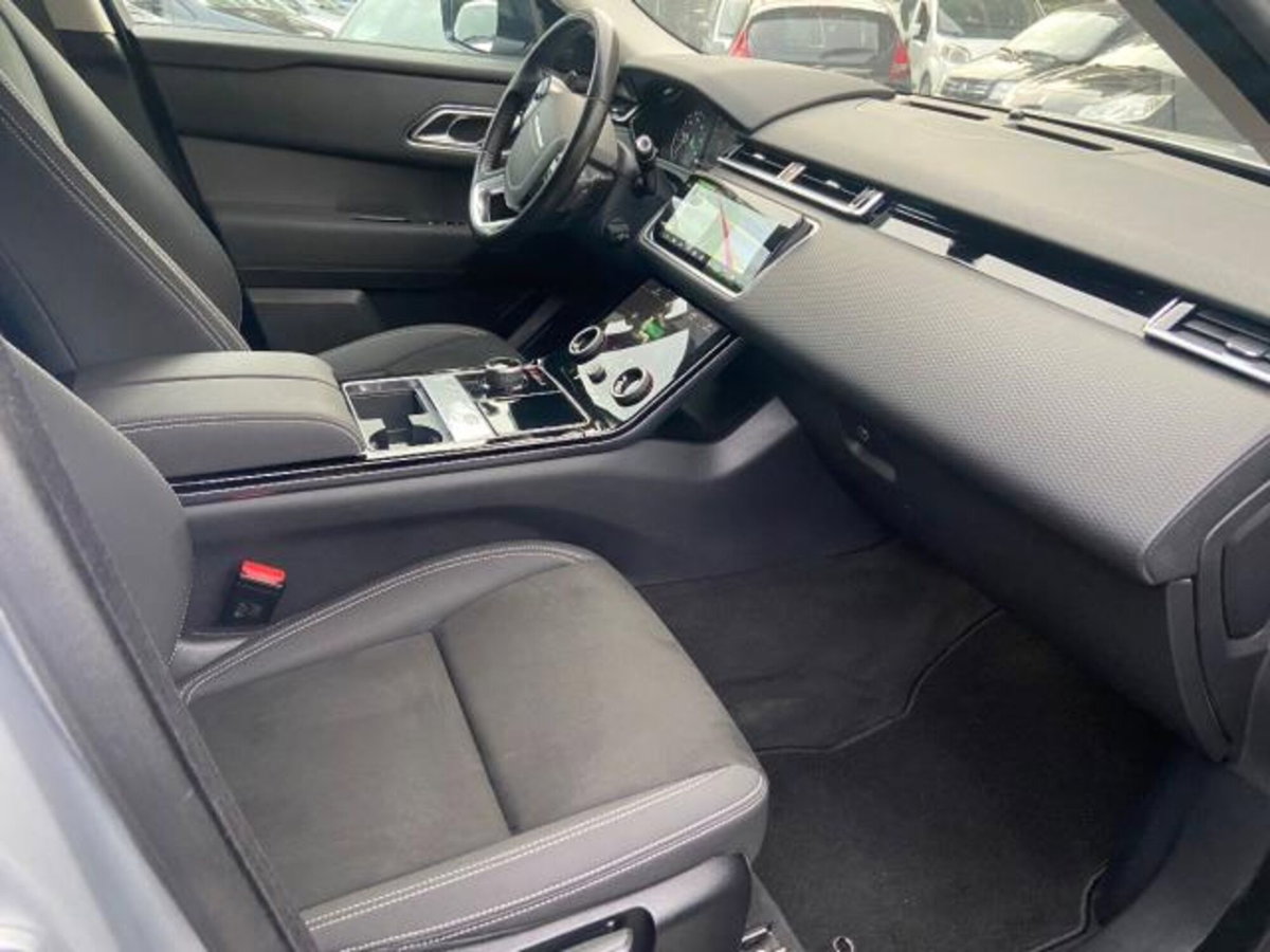 Land Rover Range Rover Velar 2.0D I4 180 CV R-Dynamic HSE (5)