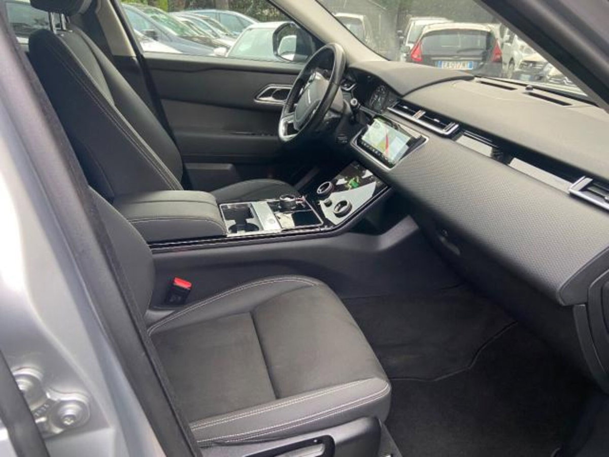 Land Rover Range Rover Velar 2.0D I4 180 CV R-Dynamic HSE (6)