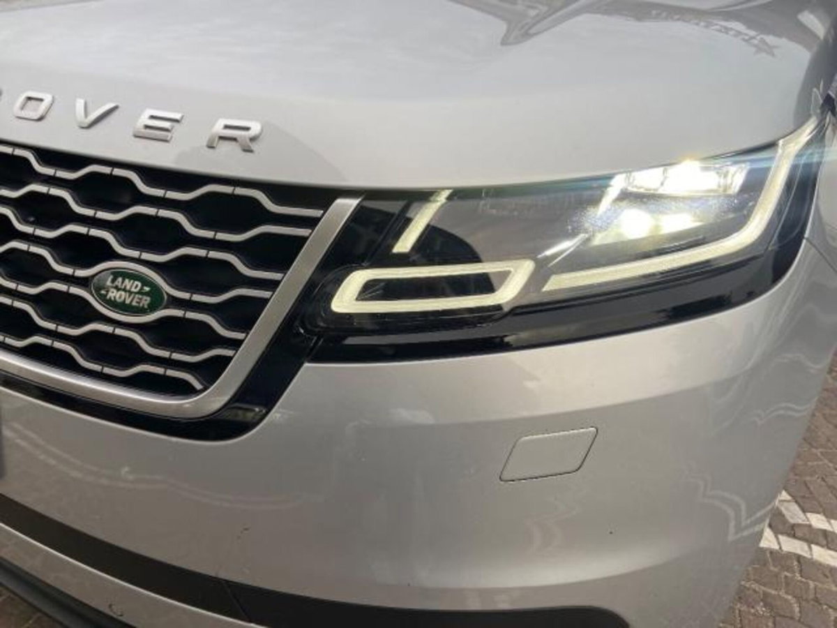 Land Rover Range Rover Velar 2.0D I4 180 CV R-Dynamic HSE (9)