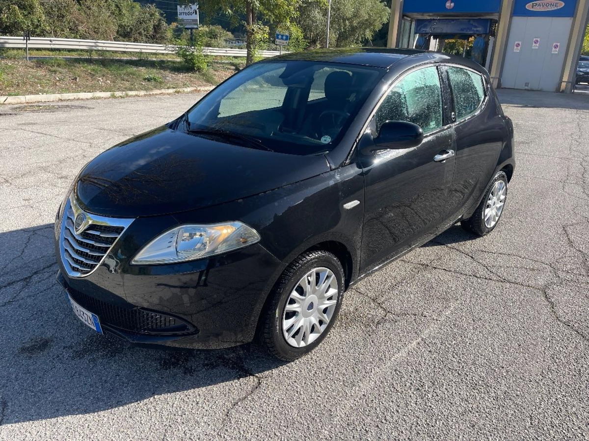 Lancia Ypsilon 1.2 69 CV 5 porte GPL Ecochic Platinum