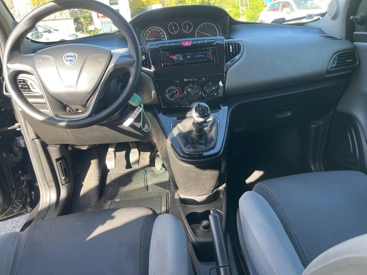 Lancia Ypsilon 1.2 69 CV 5 porte GPL Ecochic Platinum (13)