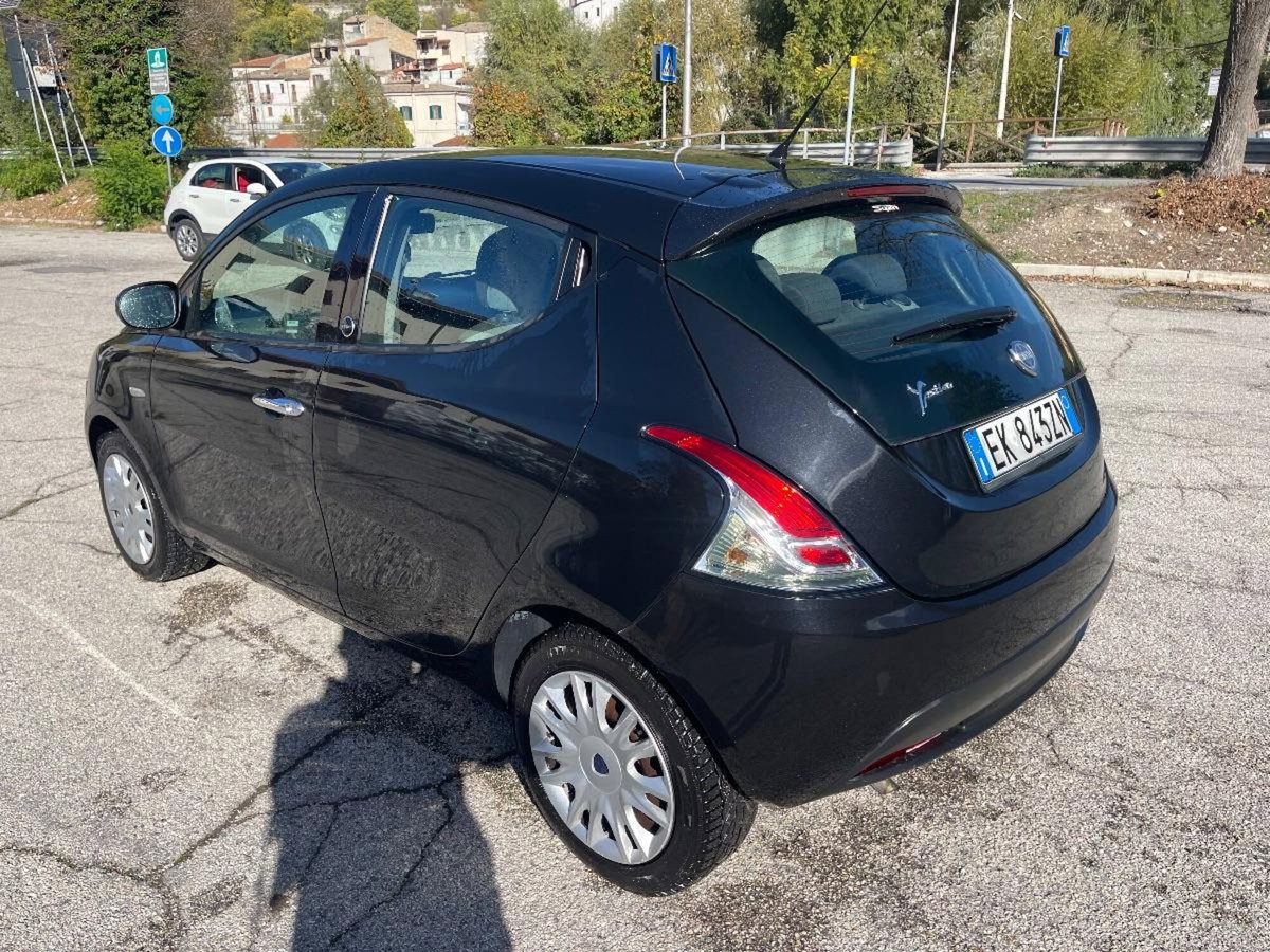 Lancia Ypsilon 1.2 69 CV 5 porte GPL Ecochic Platinum (7)