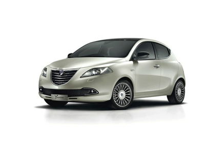 Lancia Ypsilon 1.2 69 CV 5 porte GPL Ecochic Silver usata