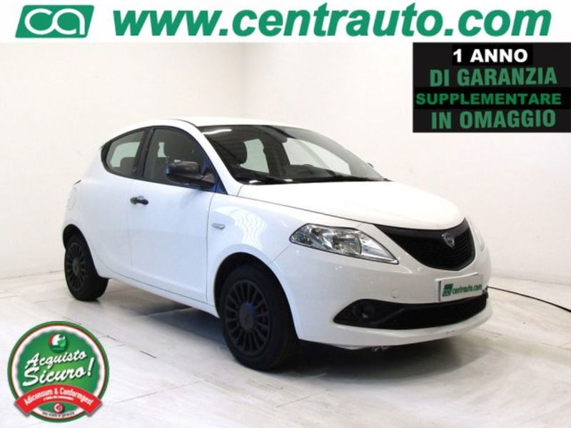 Lancia Ypsilon 1.0 FireFly 5 porte S&S Hybrid Ecochic Silver