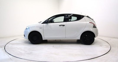 Lancia Ypsilon 1.0 FireFly 5 porte S&S Hybrid Ecochic Silver (18)